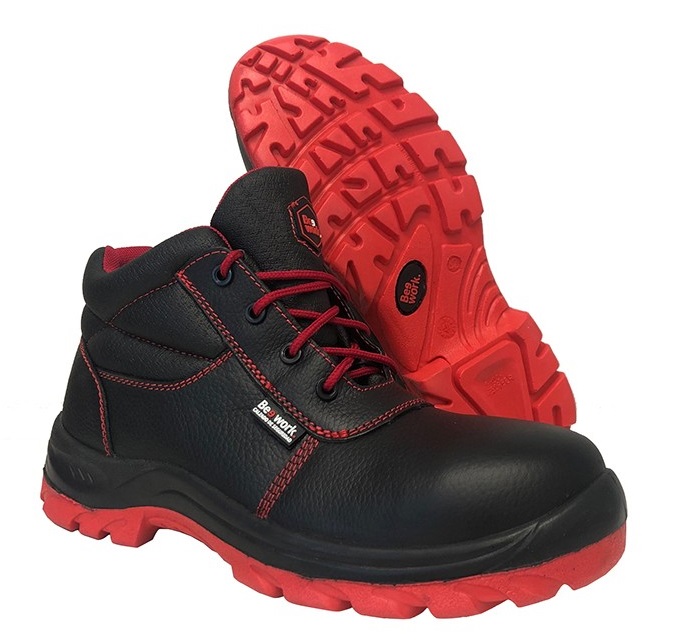 Bota de trabajo TYR MAX S3 SRC